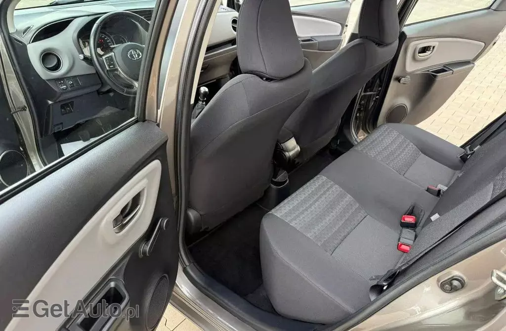 TOYOTA Yaris 