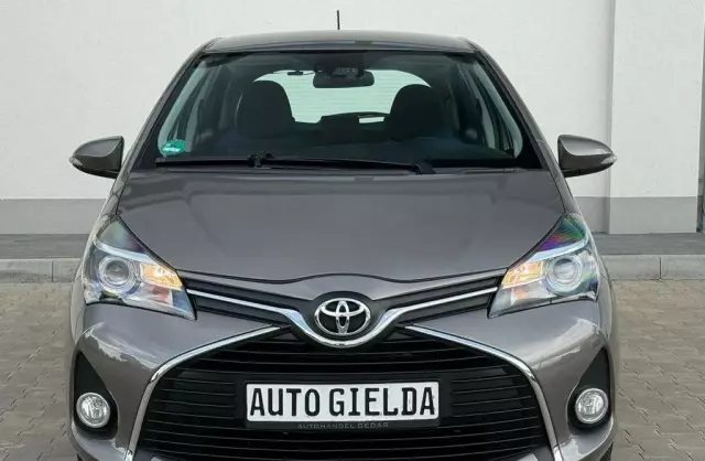 TOYOTA Yaris 