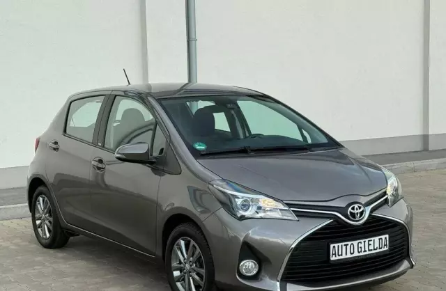 TOYOTA Yaris 