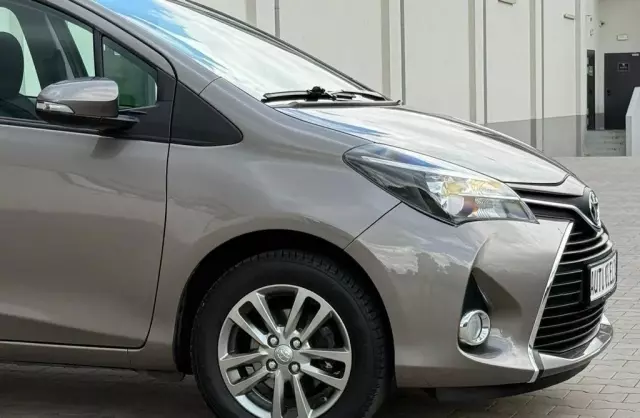 TOYOTA Yaris 