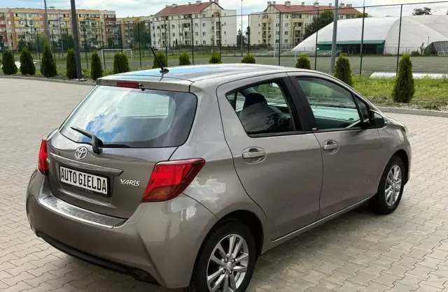 TOYOTA Yaris 