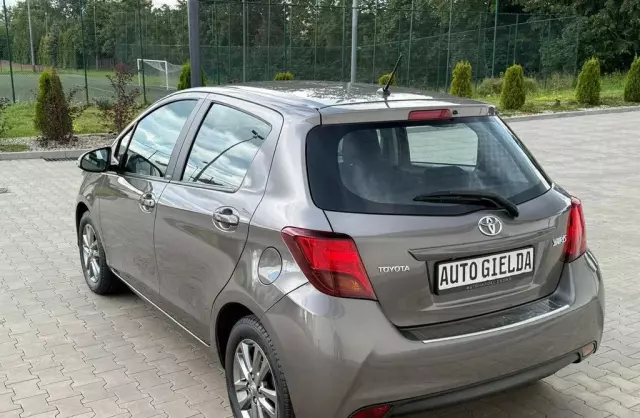 TOYOTA Yaris 