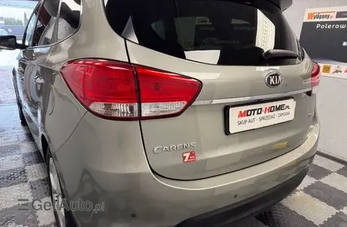 KIA Carens 