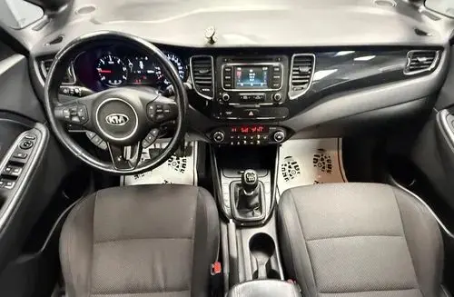 KIA Carens 