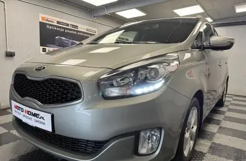 KIA Carens 