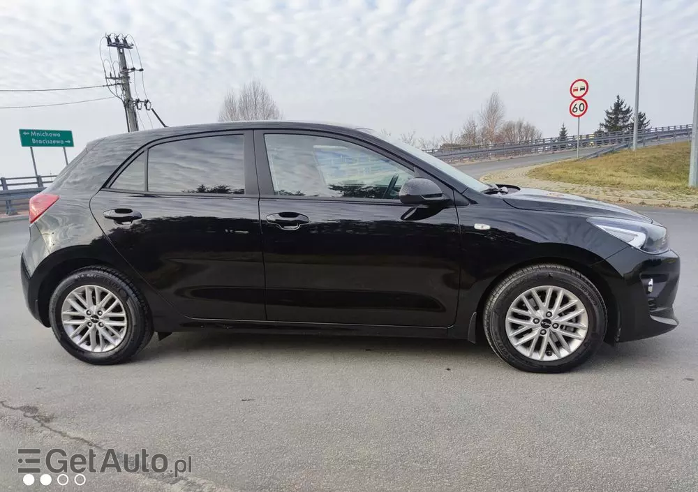 KIA Rio 1.0 T-GDI 100 Dream-Team Edition