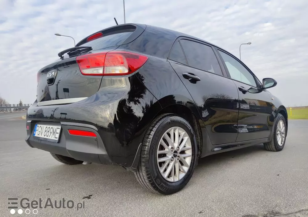 KIA Rio 1.0 T-GDI 100 Dream-Team Edition