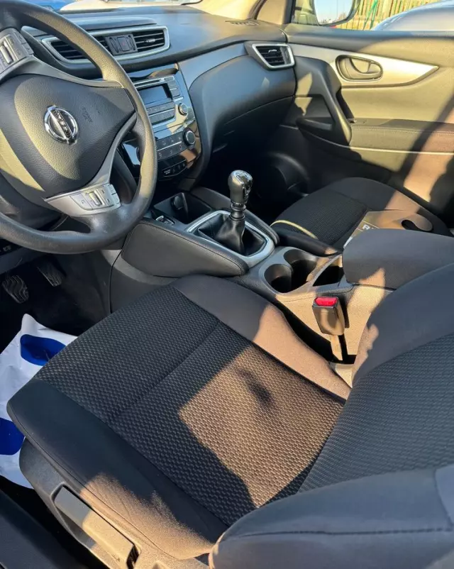 NISSAN Qashqai 1.6 Visia