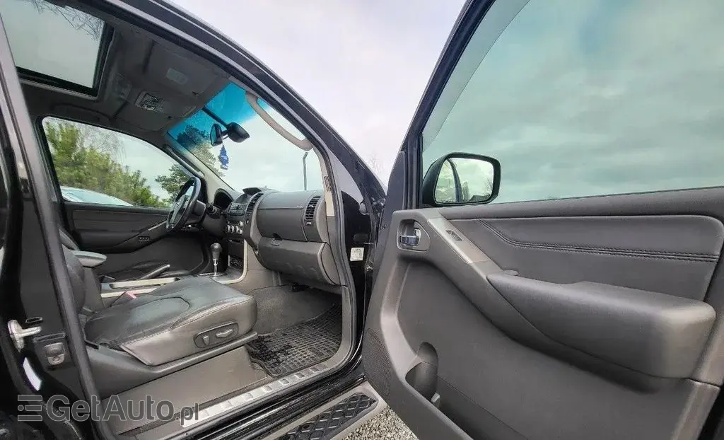 NISSAN Pathfinder 