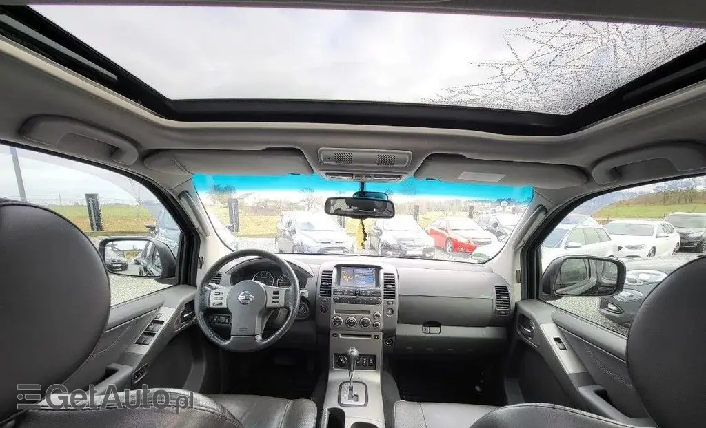 NISSAN Pathfinder 