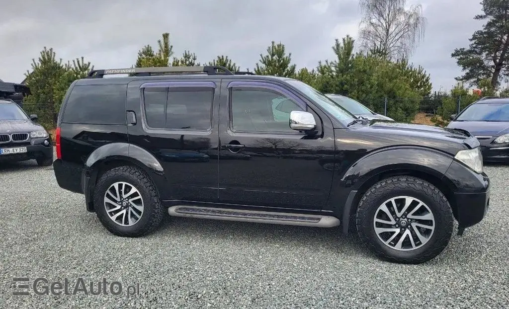 NISSAN Pathfinder 