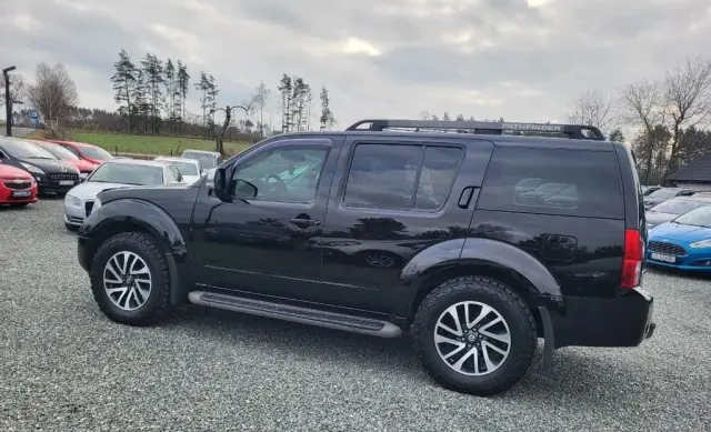 NISSAN Pathfinder 