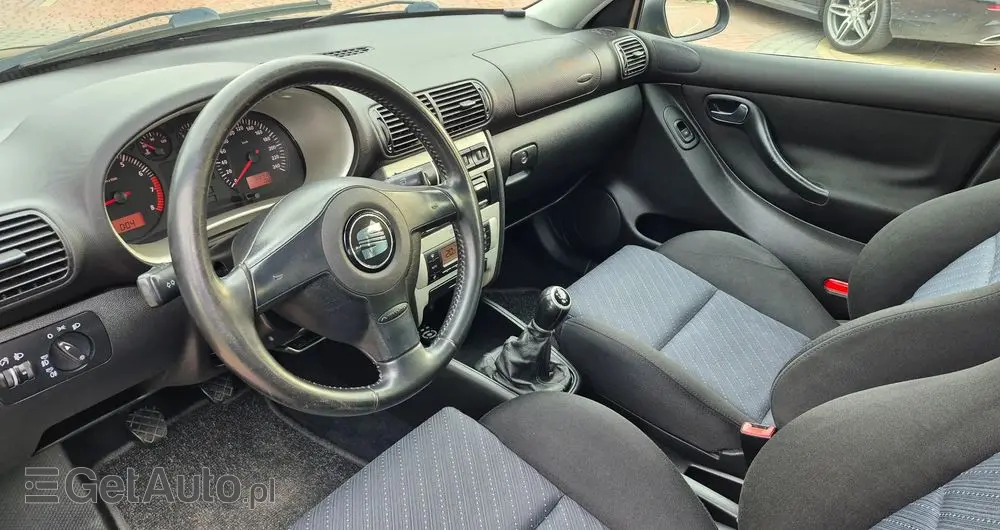 SEAT Leon 1.6 16V Signo