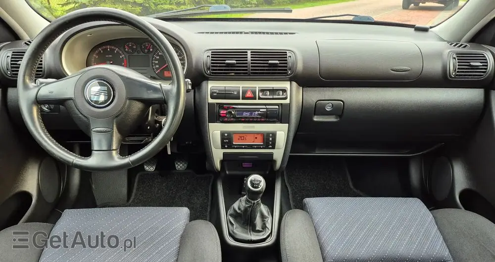 SEAT Leon 1.6 16V Signo