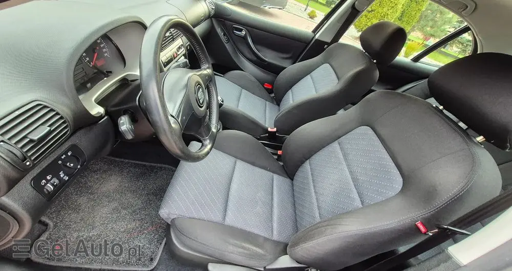 SEAT Leon 1.6 16V Signo