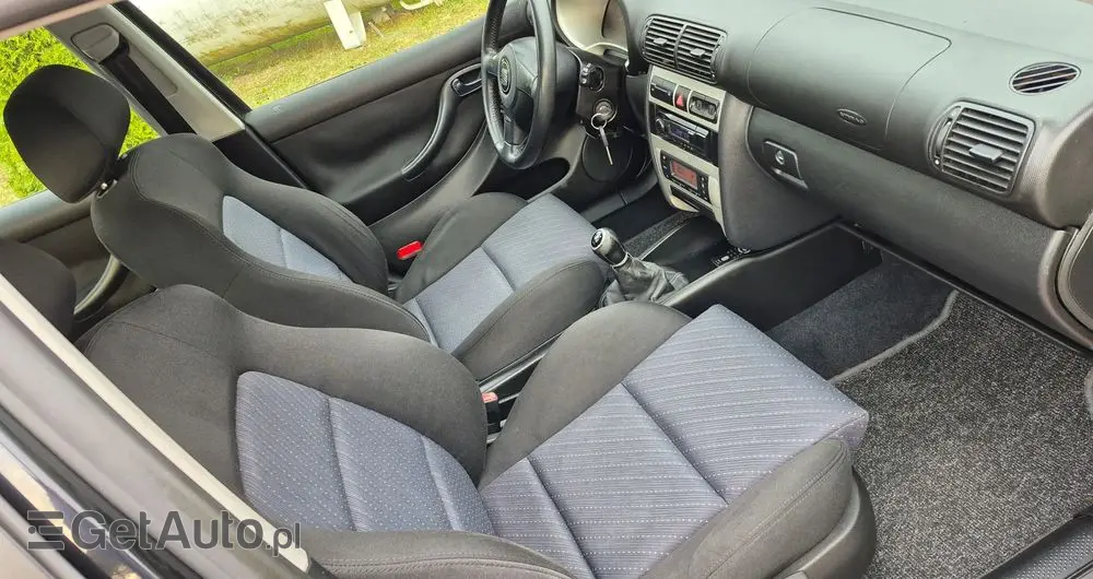 SEAT Leon 1.6 16V Signo