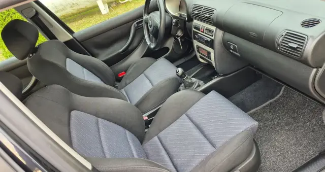 SEAT Leon 1.6 16V Signo