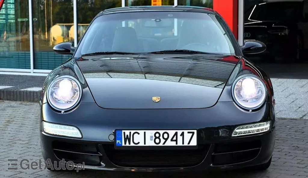 PORSCHE 911 