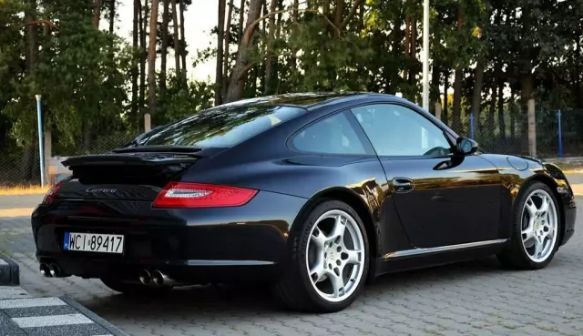PORSCHE 911 