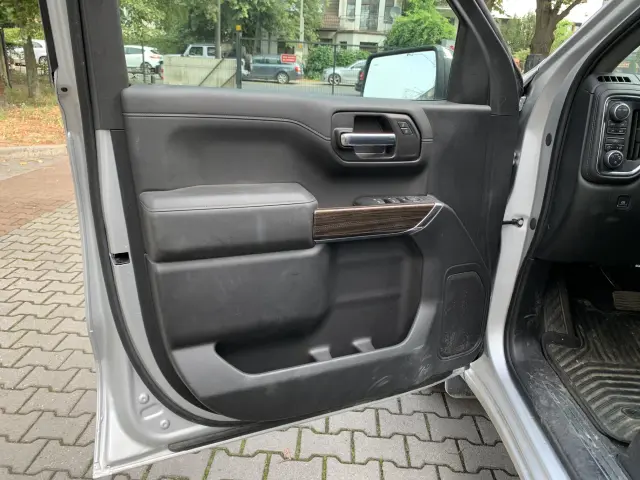 CHEVROLET SILVERADO 1500 LT 4X4 