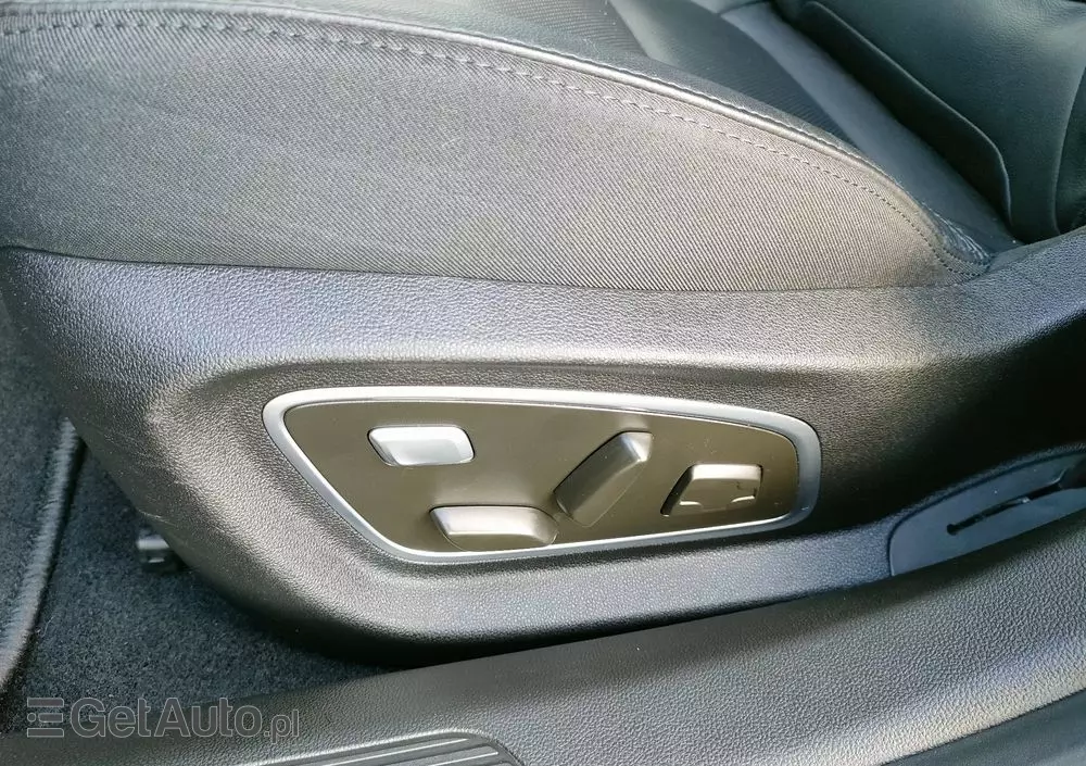 RENAULT Megane Grandtour TCe 140 GPF INTENS