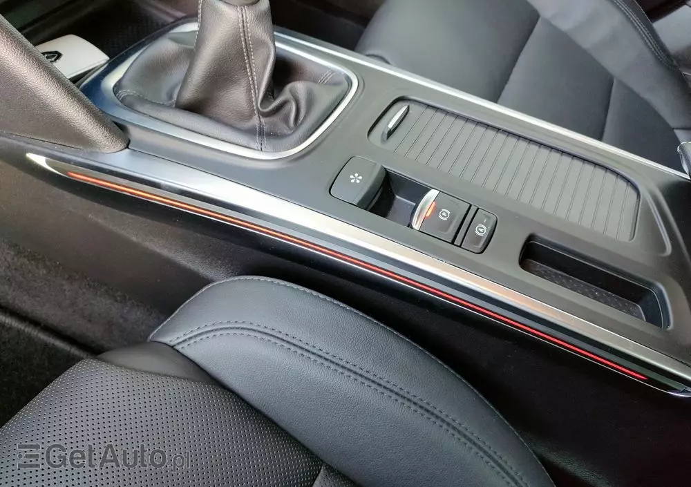 RENAULT Megane Grandtour TCe 140 GPF INTENS