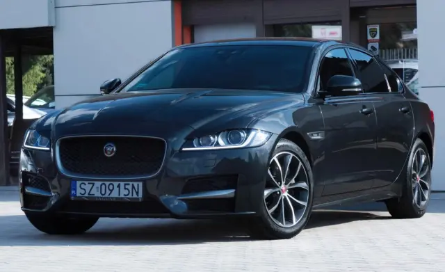 JAGUAR XF 20d R-Sport