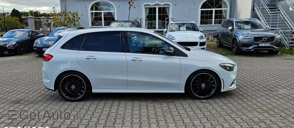 MERCEDES-BENZ Klasa B 200 d AMG Line 8G-DCT