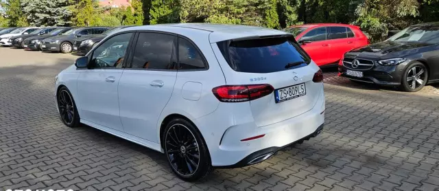 MERCEDES-BENZ Klasa B 200 d AMG Line 8G-DCT