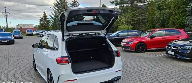 MERCEDES-BENZ Klasa B 200 d AMG Line 8G-DCT