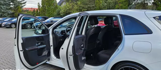 MERCEDES-BENZ Klasa B 200 d AMG Line 8G-DCT