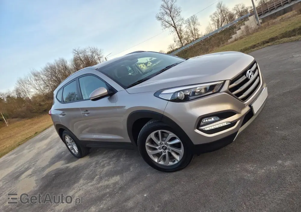 HYUNDAI Tucson 