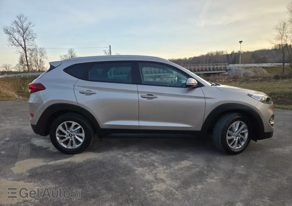 HYUNDAI Tucson 