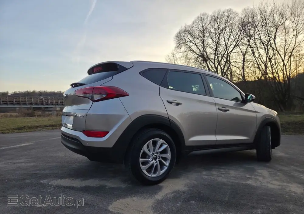 HYUNDAI Tucson 