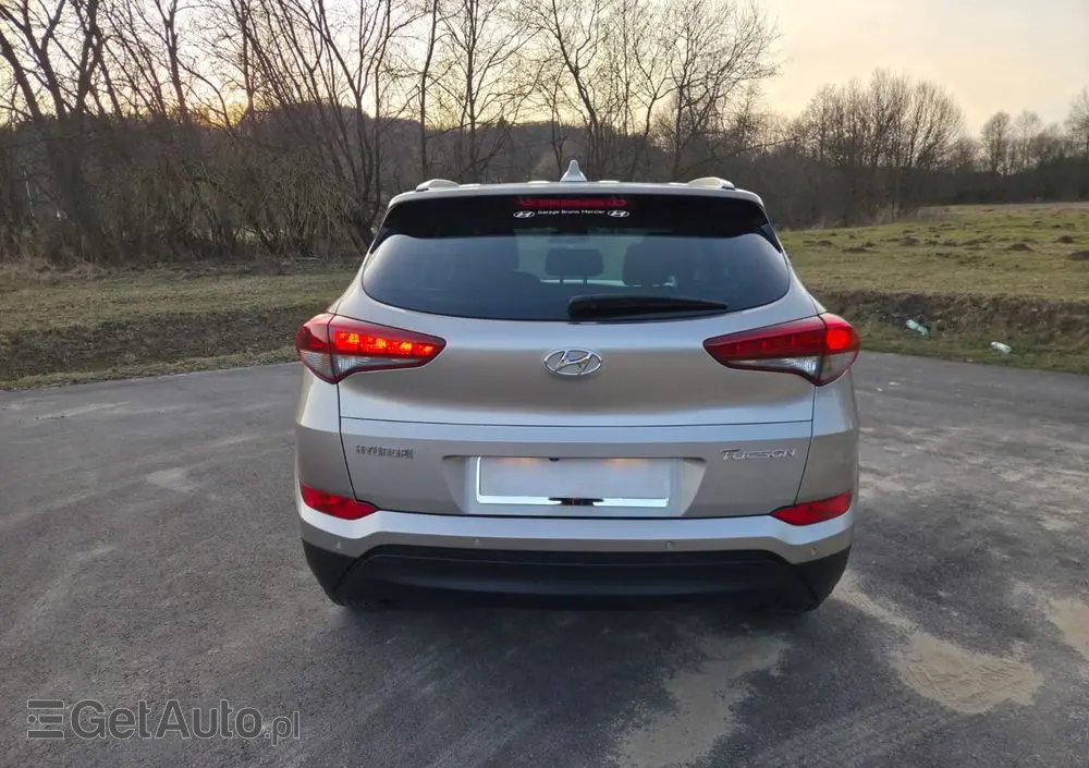 HYUNDAI Tucson 