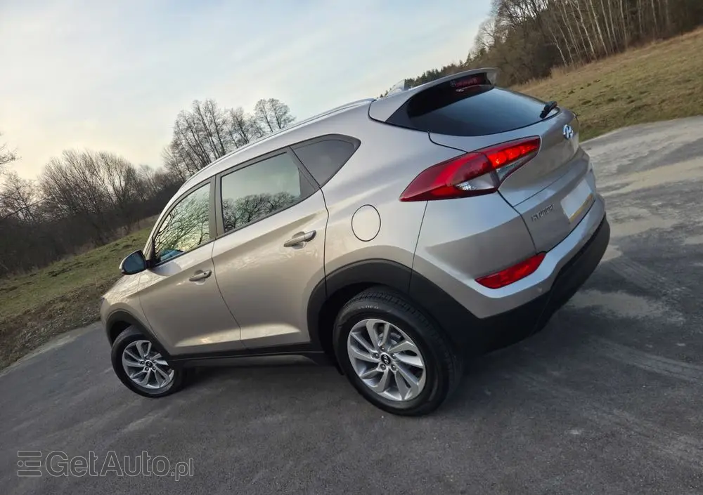 HYUNDAI Tucson 