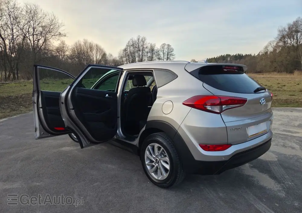 HYUNDAI Tucson 