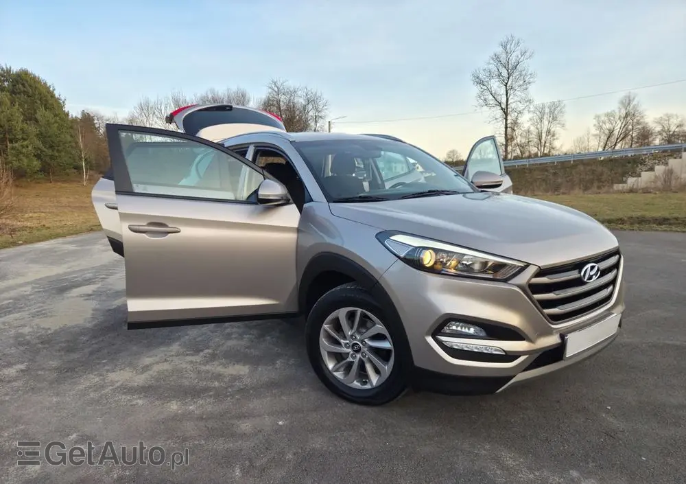 HYUNDAI Tucson 