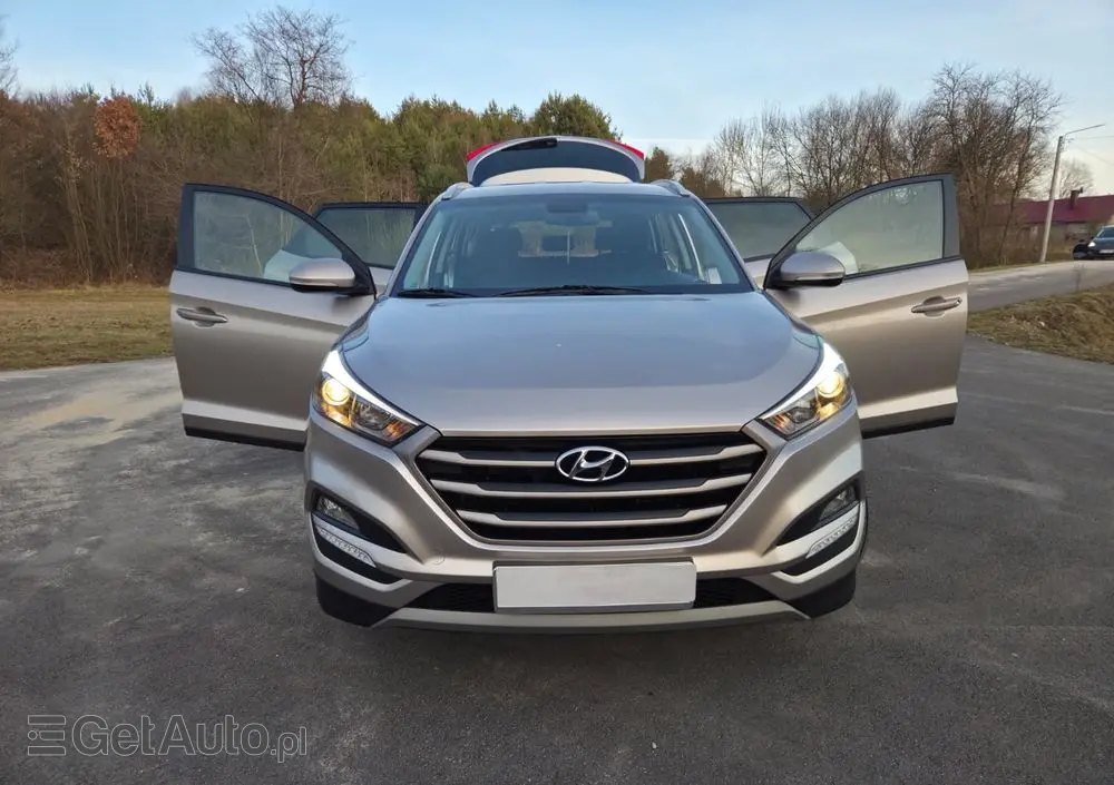 HYUNDAI Tucson 