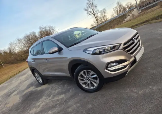 HYUNDAI Tucson 