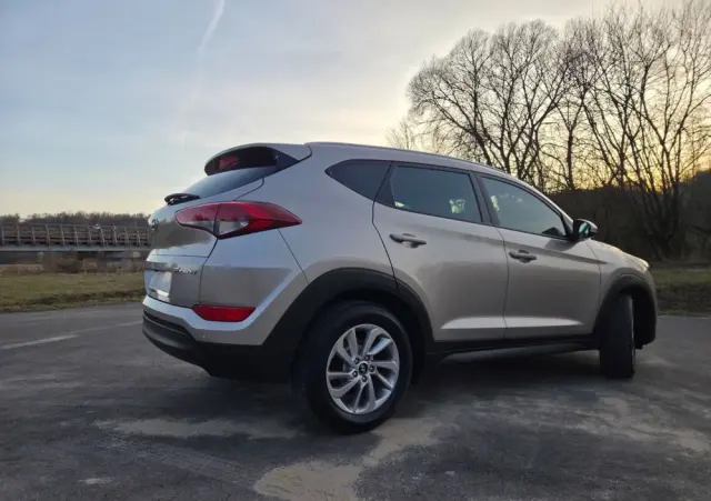 HYUNDAI Tucson 