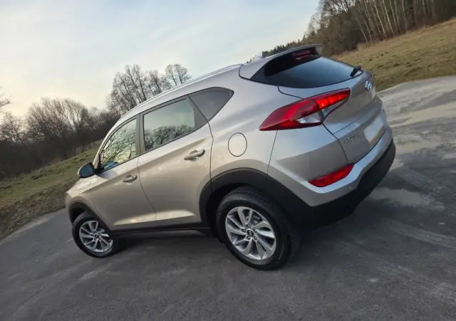 HYUNDAI Tucson 
