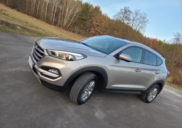 HYUNDAI Tucson 