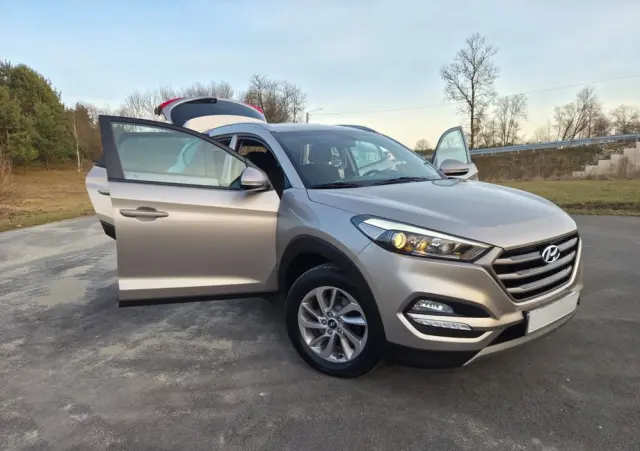 HYUNDAI Tucson 