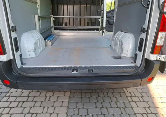 RENAULT Master 2.3 D 136 KM Salon PL 