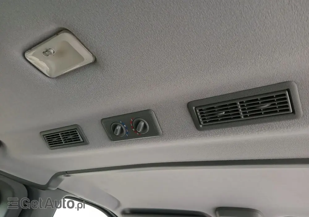 RENAULT Trafic FAP Passenger Black Edition