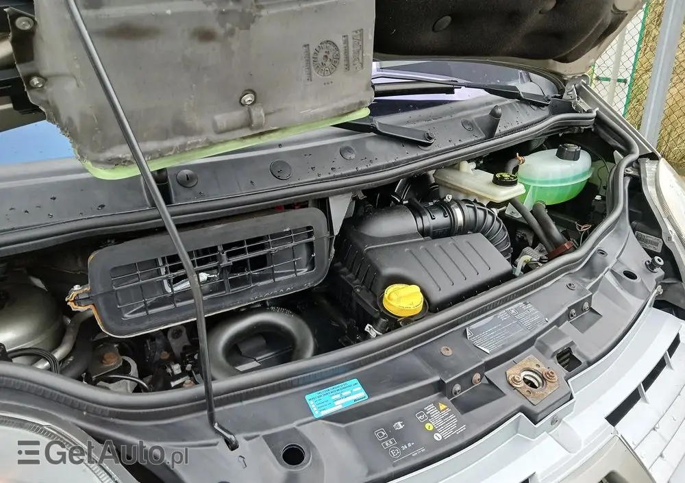 RENAULT Trafic FAP Passenger Black Edition