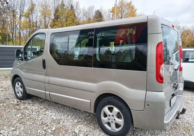 RENAULT Trafic FAP Passenger Black Edition