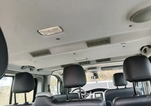 RENAULT Trafic FAP Passenger Black Edition