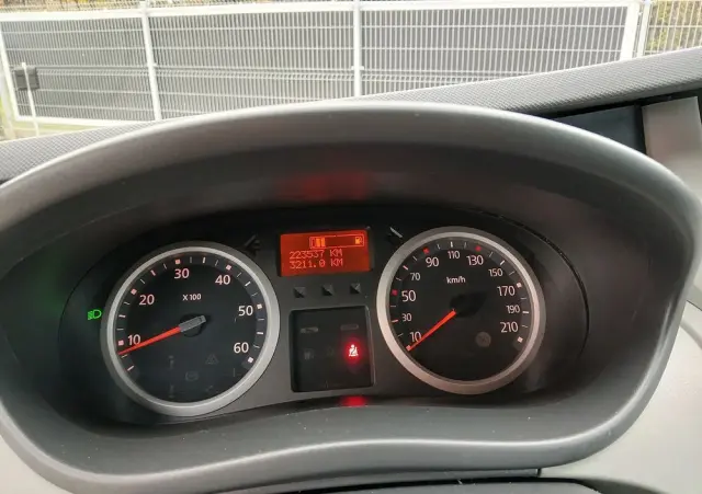 RENAULT Trafic FAP Passenger Black Edition